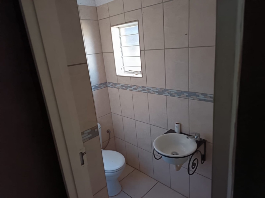 4 Bedroom Property for Sale in La Hoff North West